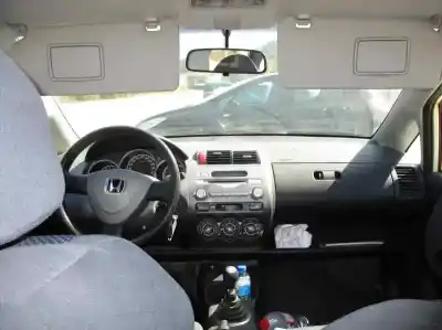 Здавання транспортного засобу honda jazz (gd1/5) l12a1 року 2002 потужний l12a1