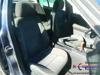 Sloopvoertuig bmw serie 3 berlina (e36) 174t1 d van het jaar 1997 aangedreven 174t1