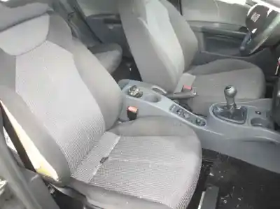 Здавання транспортного засобу seat leon (1p1) bxf року 2010 потужний bxf