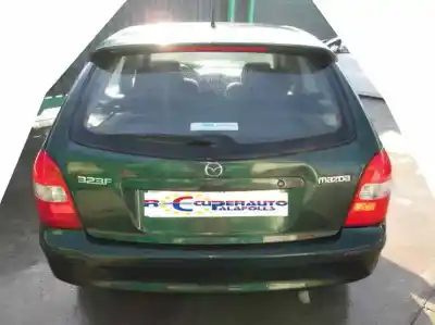 Véhicule à la ferraille mazda 323 f/s berlina (bj) d/rf-di de l'année 2000 alimenté d/rf