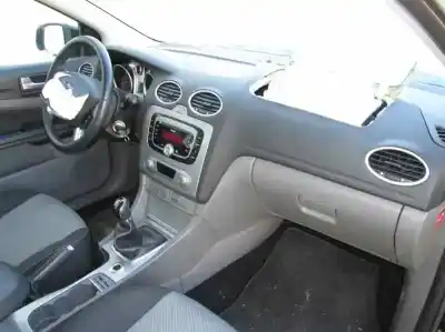 Veicolo di demolizione ford focus berlina (cb4) psa dell'anno 2009 alimentato psa