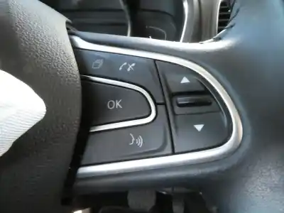 Здавання транспортного засобу renault scenic iv h5h450 року 2018 потужний h5h450