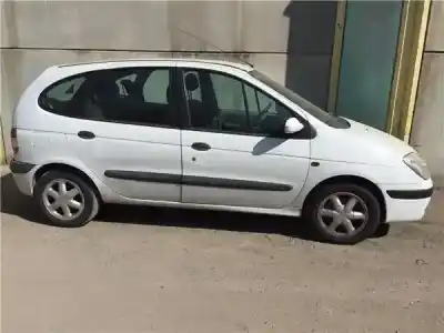 Sloopvoertuig renault megane scenic (ja0/1_) 1.6 16v (ja0b ja04 ja11 ja00) van het jaar 2000 aangedreven k4m 701