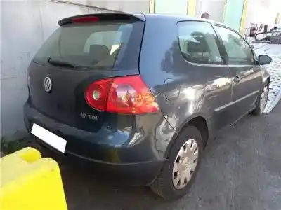 Veículo de Sucata volkswagen golf v (1k1) 1.9 tdi do ano 2004 alimentado bkc