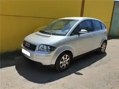 Veículo de Sucata audi a2 (8z) 1.4 do ano 2001 alimentado aua