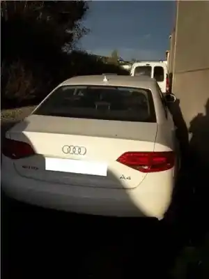 Véhicule à la ferraille audi a4 berlina (8k2) 2.0 basis de l'année 2009 alimenté caga