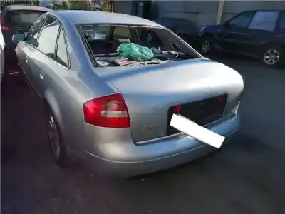 Sloopvoertuig AUDI A6 BERLINA (4B2) A6 2.5 van het jaar 2000 aangedreven AKN