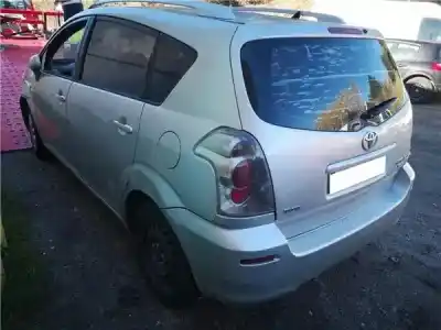 Scrapping Vehicle toyota corolla verso (e12) 2.0 d4d of the year 2004 powered 1cd-ftv