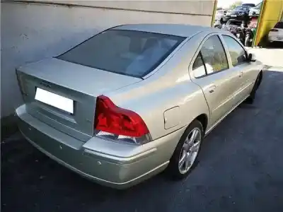 Здавання транспортного засобу volvo s60 berlina 2.4 року 2005 потужний b 5244 s