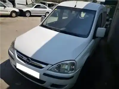 Veículo de Sucata OPEL COMBO TOUR 1.7 DTI 16V do ano 2004 alimentado Y 17 DT