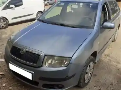 Véhicule à la ferraille SKODA FABIA COMBI (6Y5) 1.9 TDI de l'année 2007 alimenté AXR