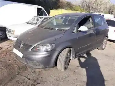 Veicolo di demolizione VOLKSWAGEN GOLF V PLUS (5M1) 1.9 TDI dell'anno 2005 alimentato BKC