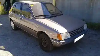 Véhicule à la ferraille PEUGEOT 205 BERLINA 1.4 GT de l'année 1988 alimenté 1Y2