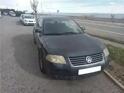 Vehículo de desguace VOLKSWAGEN PASSAT BERLINA (3B3)  del año 2001 con motor AVF