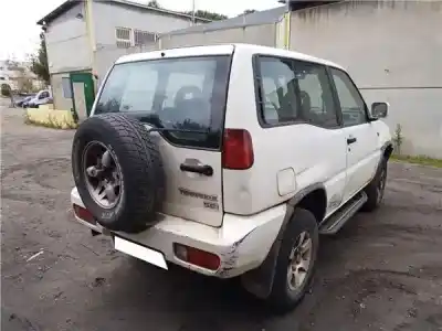 Sloopvoertuig nissan terrano ii (r20) 2.7 td 4wd van het jaar 1995 aangedreven td27t