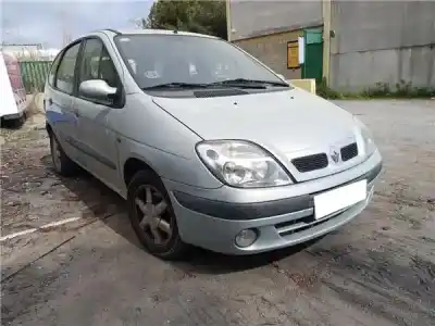 Veicolo di demolizione renault megane scenic (ja0/1_) 1.6 16v (ja0b ja04 ja11 ja00) dell'anno 2001 alimentato k4m 700
