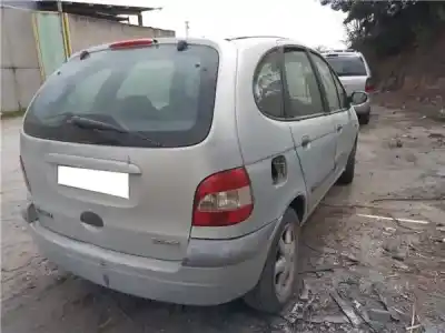 Veicolo di demolizione renault megane scenic (ja0/1_) 1.6 16v (ja0b ja04 ja11 ja00) dell'anno 2001 alimentato k4m 700