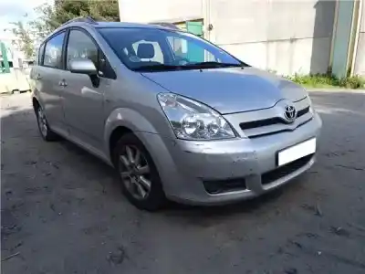 Sloopvoertuig TOYOTA COROLLA VERSO (R1) 2.2 D-4D Sol van het jaar 2005 aangedreven 2AD-FTV