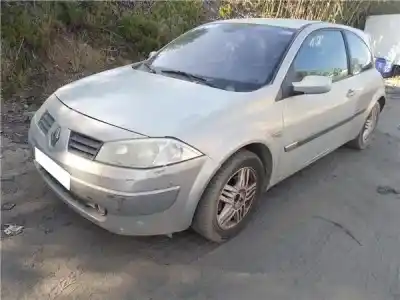 Veicolo di demolizione RENAULT MEGANE II (BM0/1_, CM0/1_)  dell'anno 2004 alimentato F9Q 800