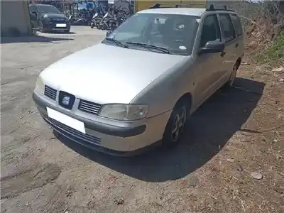 Verschrottungsfahrzeug SEAT CORDOBA VARIO (6K5)  des Jahres 2002 angetrieben AGR