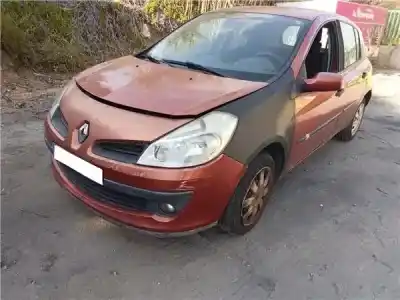 Veicolo di demolizione renault clio iii 1.5 dci diesel cat dell'anno 2007 alimentato k9k 766