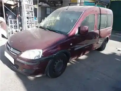 Veículo de Sucata OPEL COMBO TOUR 1.7 DTI 16V do ano 2004 alimentado Y 17 DT