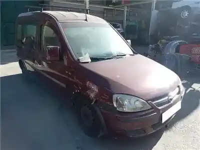 Veicolo di demolizione opel combo tour 1.7 dti 16v dell'anno 2004 alimentato y 17 dt