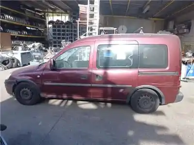 Veicolo di demolizione opel combo tour 1.7 dti 16v dell'anno 2004 alimentato y 17 dt