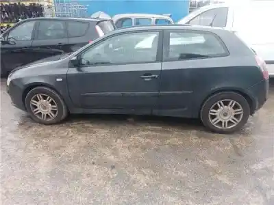Veículo de Sucata fiat stilo (192_) 1.9 jtd (192_xe1a) do ano 2003 alimentado 192 a1.000