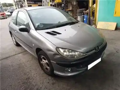 Veículo de Sucata PEUGEOT 206+ (2L_, 2M_)  do ano 2001 alimentado KFW (TU3JP)