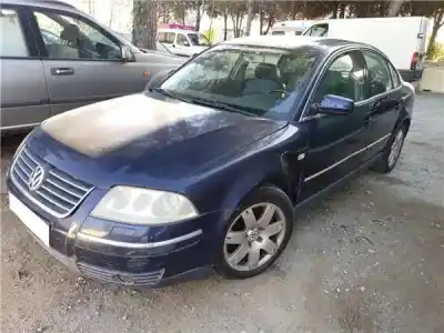 Veículo de Sucata VOLKSWAGEN PASSAT BERLINA (3B3)  do ano 2001 alimentado AMX