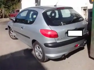 Veículo de Sucata PEUGEOT 206+ (2L_, 2M_) 1.4 i (2LKFWA. 2MKFWA) do ano 2002 alimentado KFW (TU3JP)