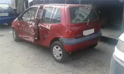 Veículo de Sucata RENAULT TWINGO FURGÓN (S06_) 1.2 (S066 S068) do ano 1999 alimentado D7F 700 Veículo de Sucata RENAULT TWINGO FURGÓN (S06_) 1.2 (S066 S068) do ano 1999 alimentado D7F 700
