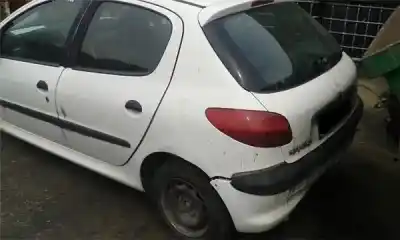 Veículo de Sucata PEUGEOT 206+ (2L_, 2M_) 1.4 i (2LKFWA. 2MKFWA) do ano 2000 alimentado KFX (TU3JP)