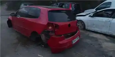 Veículo de Sucata volkswagen golf v (1k1) 2.0 tdi 16v do ano 2004 alimentado 