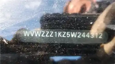 Veículo de Sucata volkswagen golf v (1k1) 1.9 tdi do ano 2005 alimentado bkc