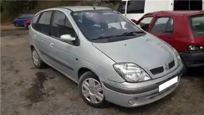 Veículo de Sucata RENAULT MEGANE SCENIC (JA0/1_) 1.6 16V (JA0B JA04 JA11 JA00) do ano 2002 alimentado K4M 700
