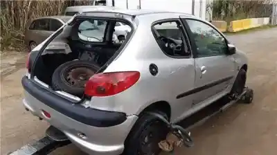 Veículo de Sucata PEUGEOT 206+ (2L_, 2M_) 1.4 i (2LKFWA. 2MKFWA) do ano 2004 alimentado KFW (TU3JP)
