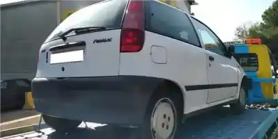Sloopvoertuig fiat punto i berlina (176) 75 1.2 van het jaar 1994 aangedreven 176 a8.000