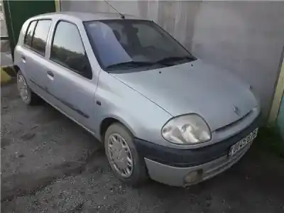 Veicolo di demolizione renault clio ii fase i (b/cb0) 1.2 (b/cb0f b/cb0a b/cb10 b/cb1k b/cb2d b/cb2h) dell'anno 2001 alimentato 
