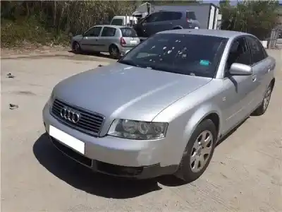 Veículo de Sucata AUDI A4 BERLINA (8E) 1.9 TDI do ano 2003 alimentado AVF