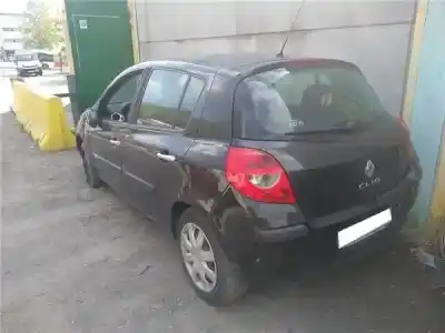 Veículo de Sucata RENAULT CLIO III 1.5 dCi Diesel CAT do ano 2008 alimentado K9K 766