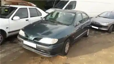 Veículo de Sucata RENAULT MEGANE I BERL./ BERL. CON PORTÓN (BA0) 1.6e Alize do ano 1996 alimentado K7M 690