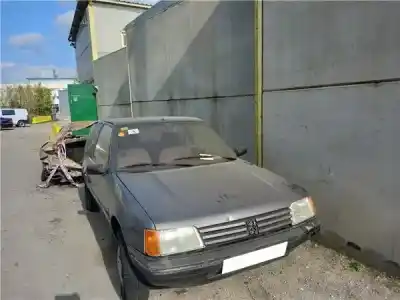 Véhicule à la ferraille PEUGEOT 205 BERLINA 1.3 de l'année 1988 alimenté G1A