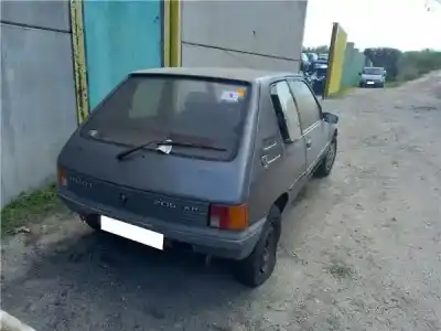 Veículo de Sucata peugeot 205 berlina 1.3 do ano 1988 alimentado g1a