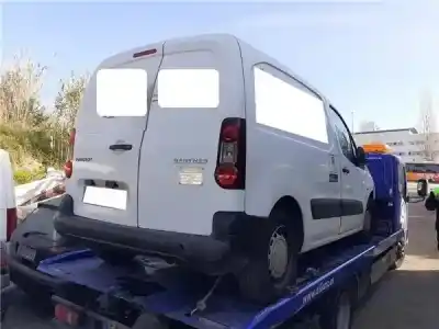 Veículo de Sucata peugeot partner tepee 1.6 hdi 4x4 do ano 2012 alimentado 9h06