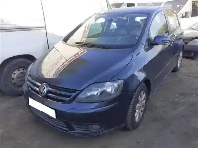 Veicolo di demolizione VOLKSWAGEN GOLF V PLUS (5M1) 2.0 TDI 16V dell'anno 2005 alimentato BKD