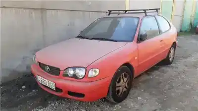Sloopvoertuig TOYOTA COROLLA (E11) 2.0 D-4D van het jaar 2001 aangedreven 1CD-FTV