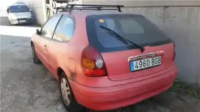 Sloopvoertuig toyota corolla (e11) 2.0 d-4d van het jaar 2001 aangedreven 1cd-ftv