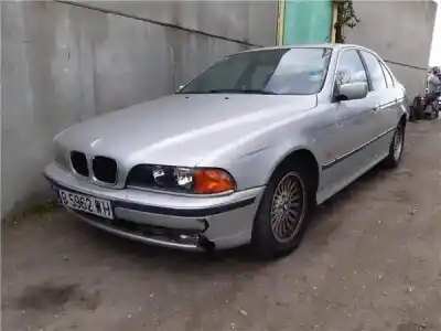 Sloopvoertuig BMW SERIE 5 BERLINA (E39) 2.0 520d van het jaar 1998 aangedreven 